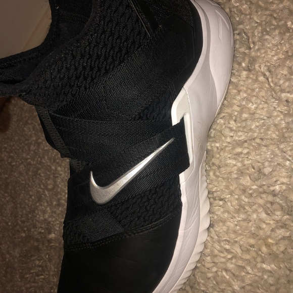 LeBron soldier XII TB PROMO size 9.5 - Picture 2 of 3